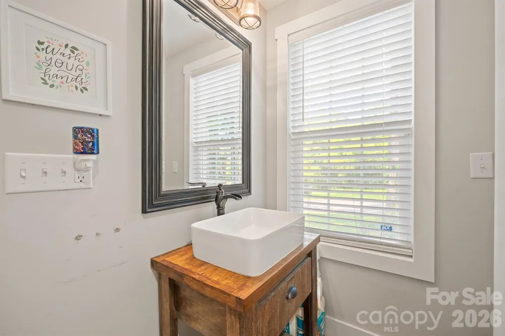 607 E 17th Street Newton, NC 28658