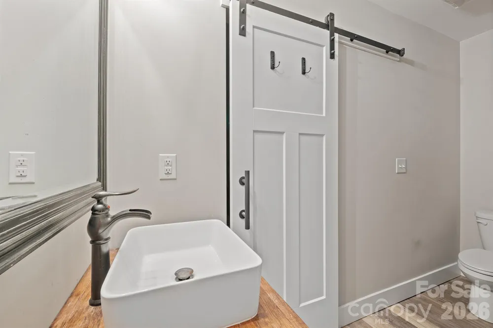 607 E 17th Street Newton, NC 28658