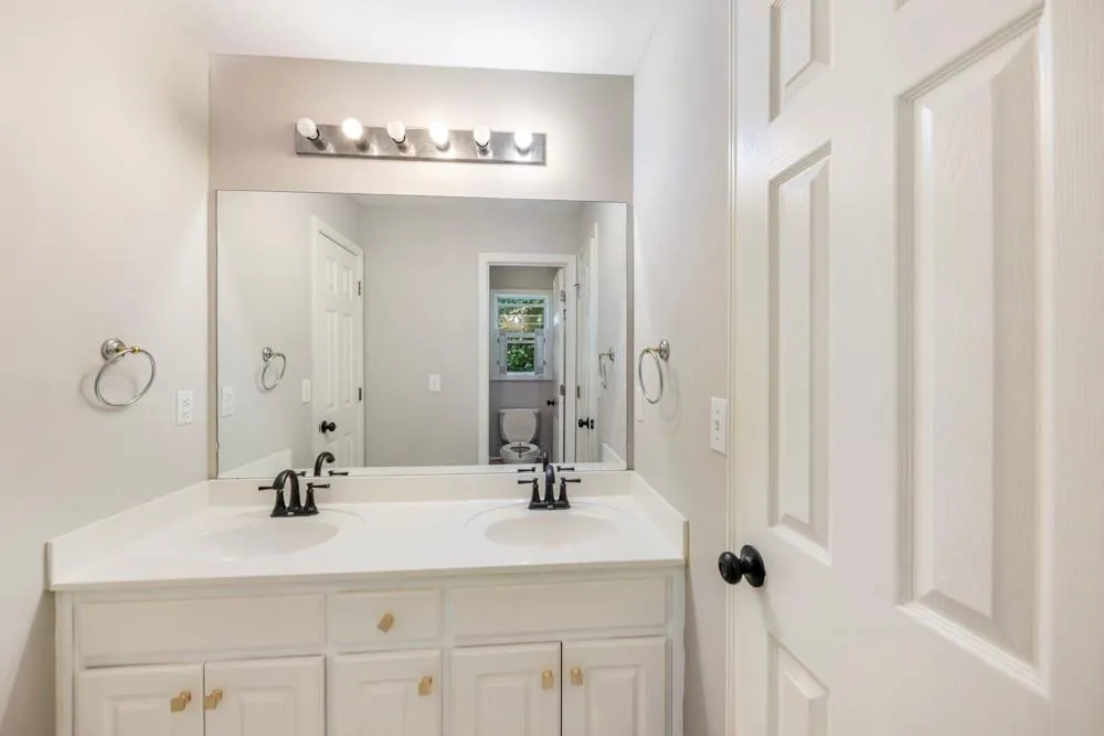 165 Roberts Road Suwanee, GA 30024