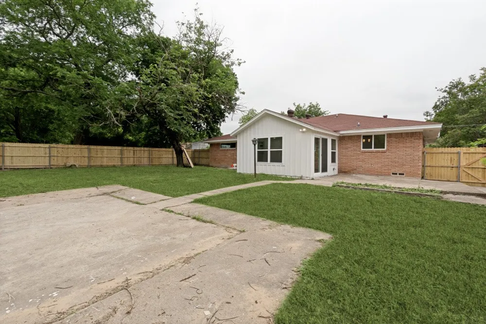 5718 Trio Lane Dallas, TX 75241