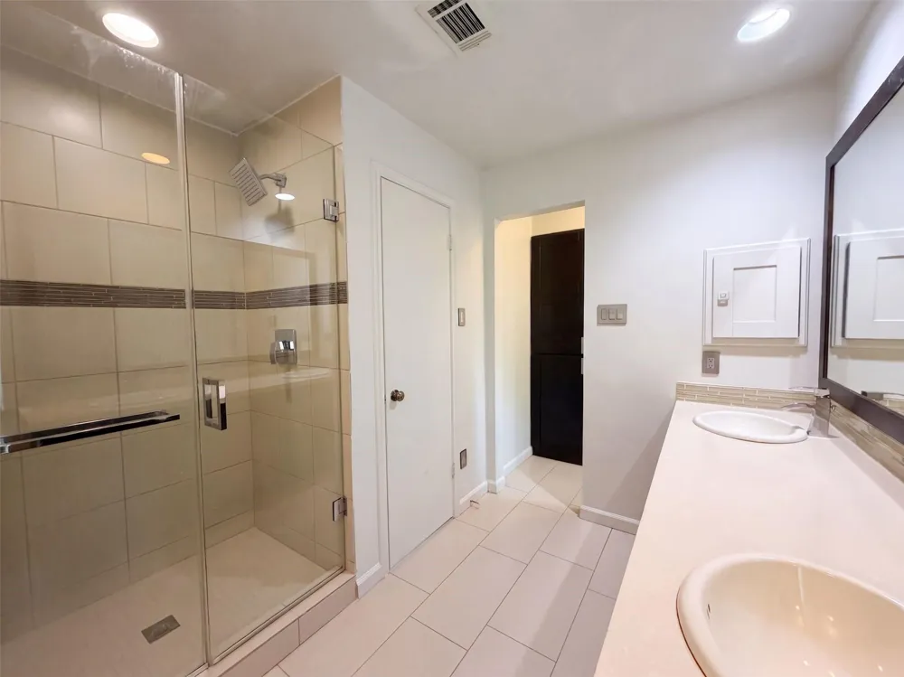 4750 Backenberry Drive Friendswood, TX 77546