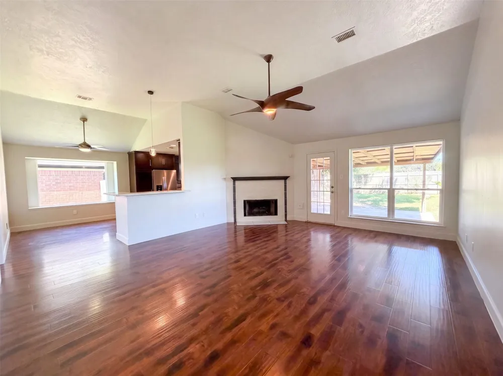 4750 Backenberry Drive Friendswood, TX 77546