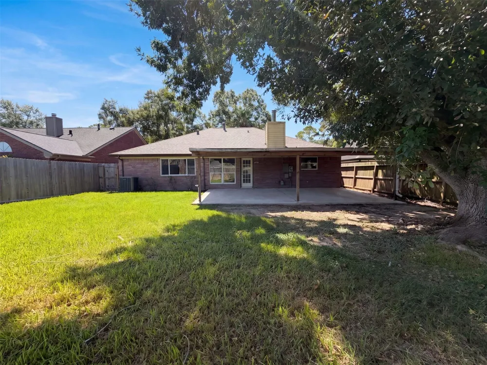 4750 Backenberry Drive Friendswood, TX 77546