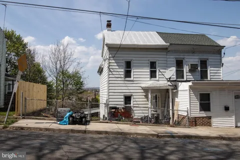 602 PIERCE STREET