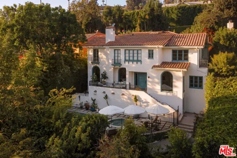 2126 E Live Oak Drive