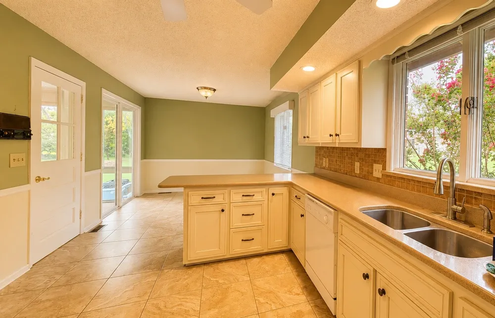 103 W Ridge Dr Hendersonville, TN 37075