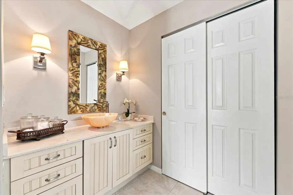 3252 RINGWOOD MEADOW #81 Sarasota, FL 34235