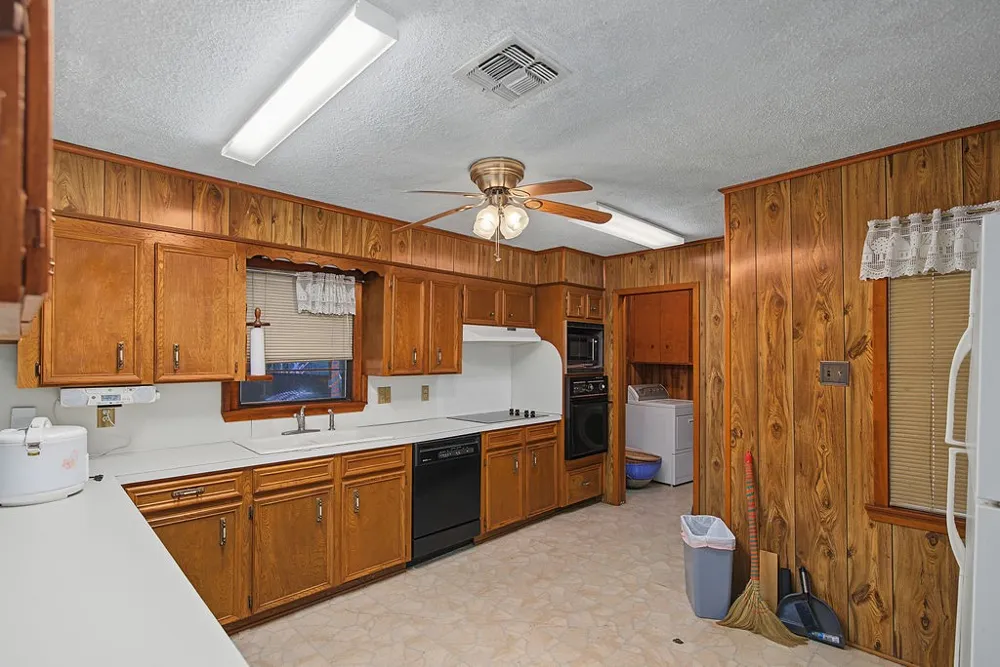 2604 Rosedale Place Bossier City, LA 71111