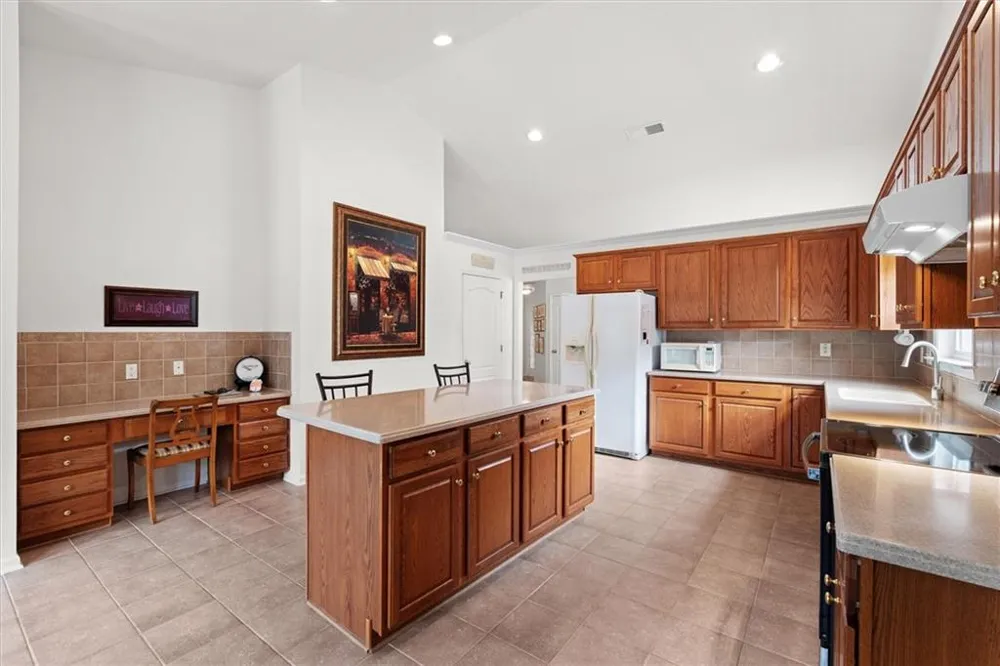 1092 S Creek Dr Villa Rica, GA 30180