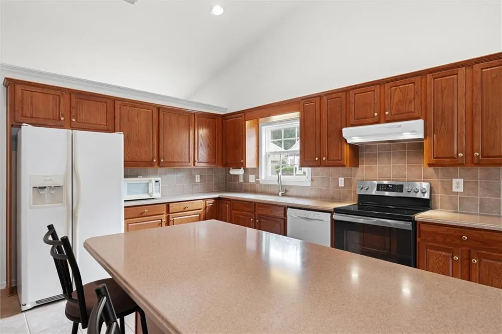 1092 S Creek Dr Villa Rica, GA 30180