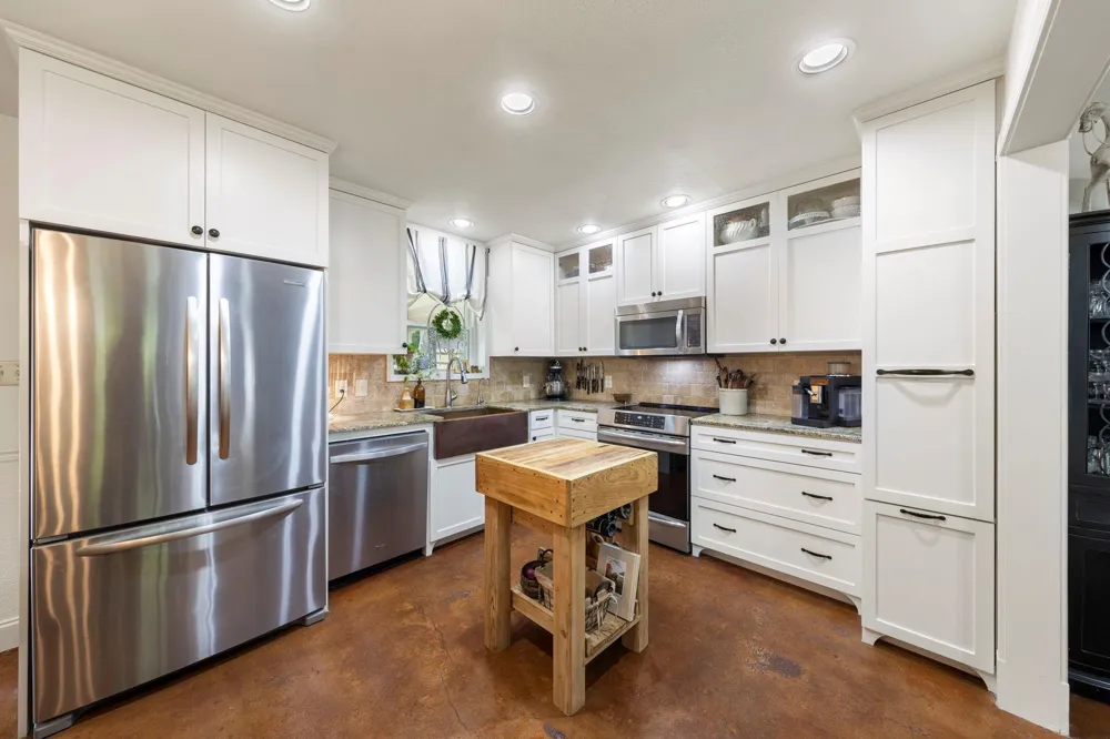 410 Shawnee Drive Montgomery, TX 77316
