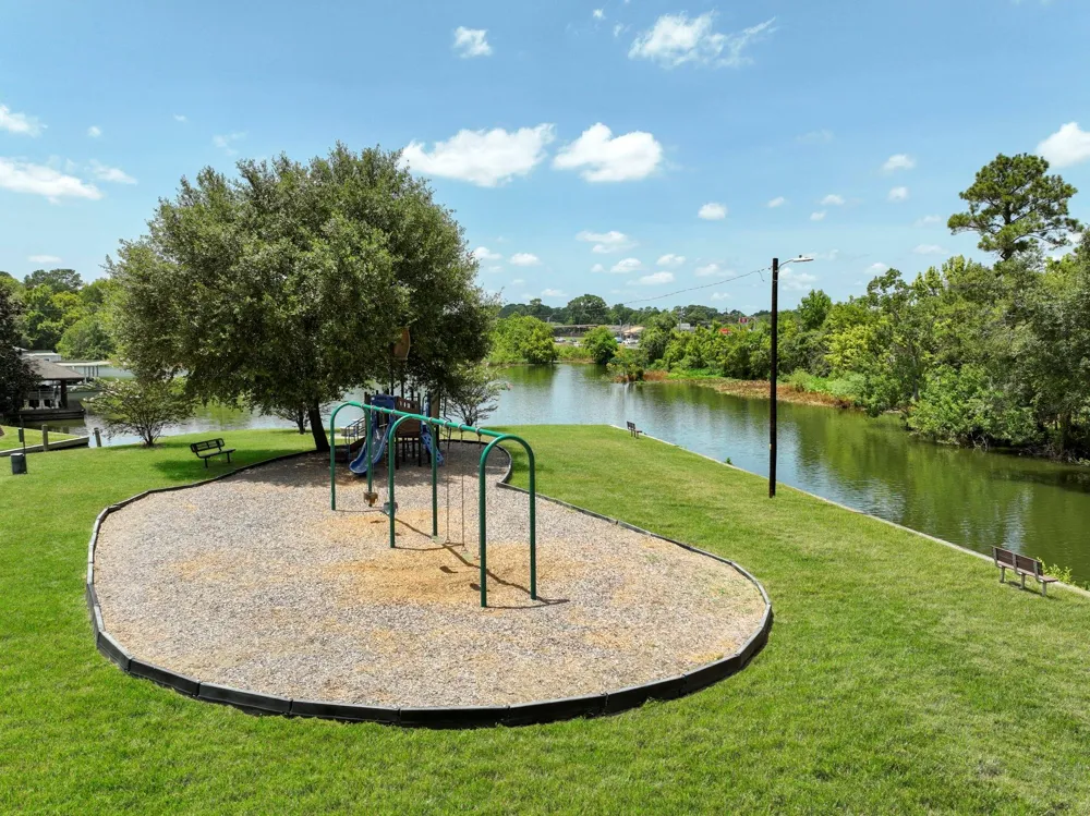 410 Shawnee Drive Montgomery, TX 77316