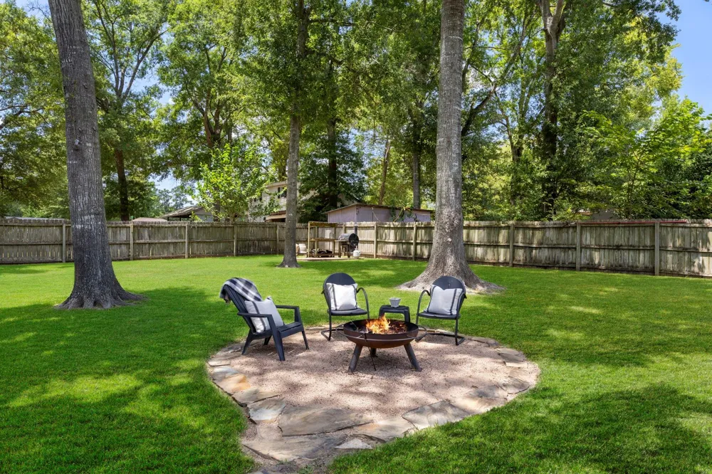 410 Shawnee Drive Montgomery, TX 77316