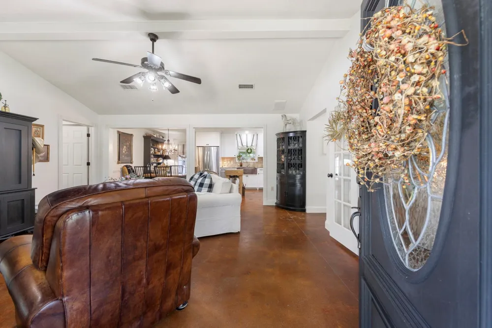 410 Shawnee Drive Montgomery, TX 77316