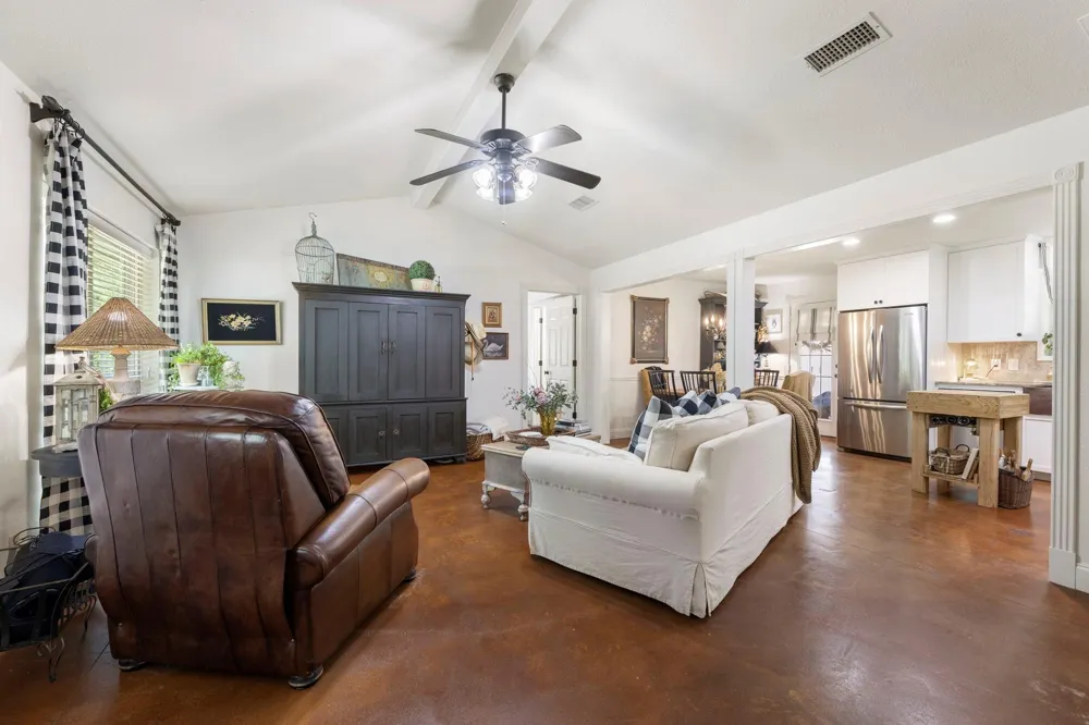 410 Shawnee Drive Montgomery, TX 77316