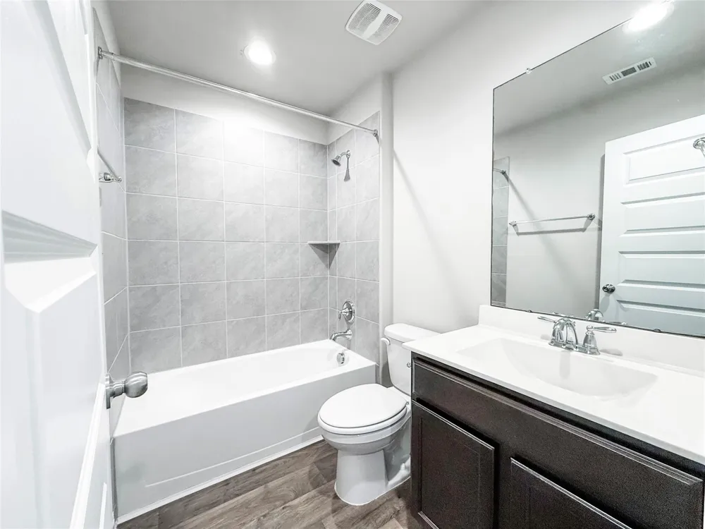 13009 Leisure Cove Drive La Marque, TX 77568