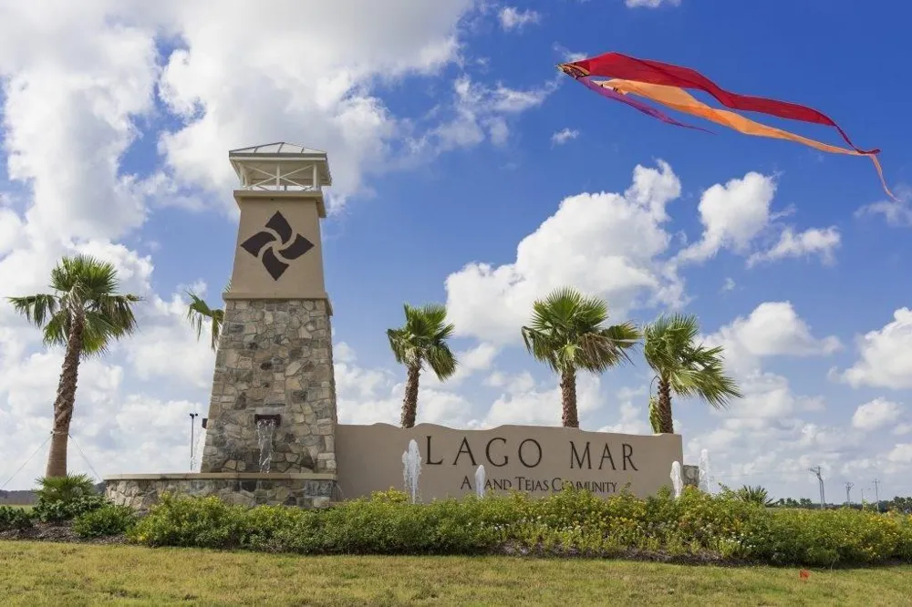 13009 Leisure Cove Drive La Marque, TX 77568