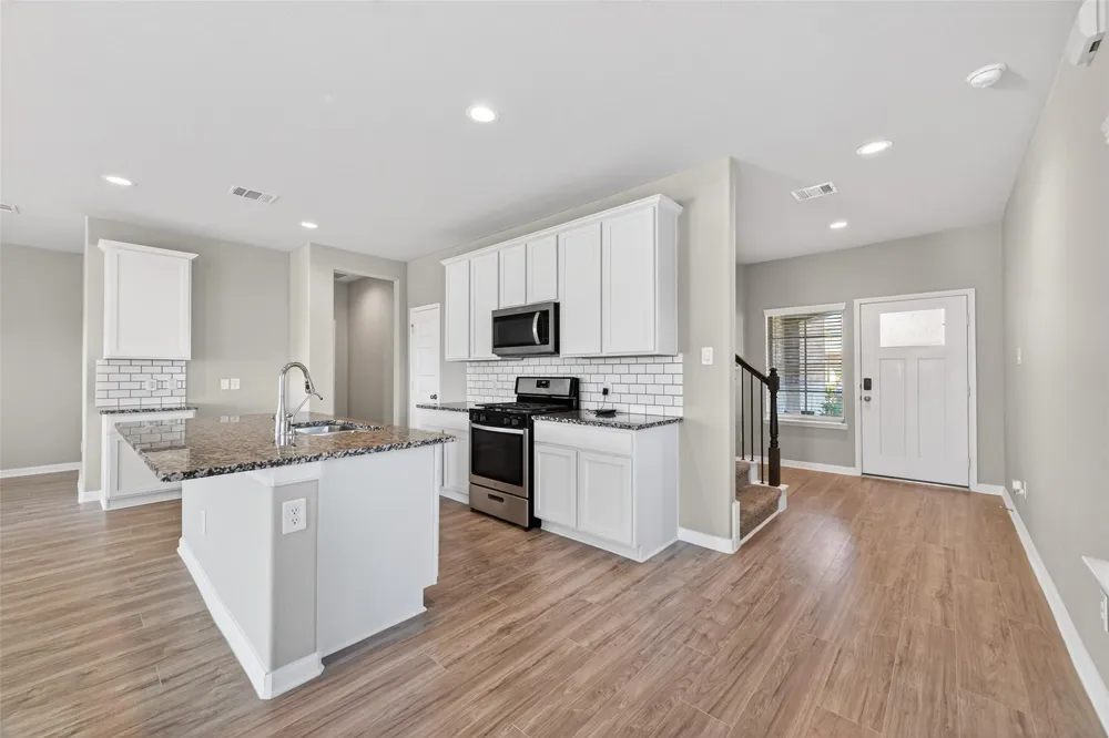 13009 Leisure Cove Drive La Marque, TX 77568