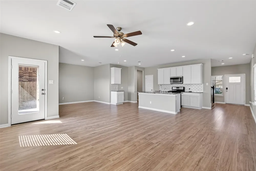 13009 Leisure Cove Drive La Marque, TX 77568