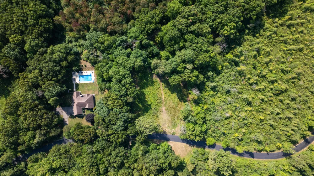 3 Peninsula Drive Jackson, MI 49201