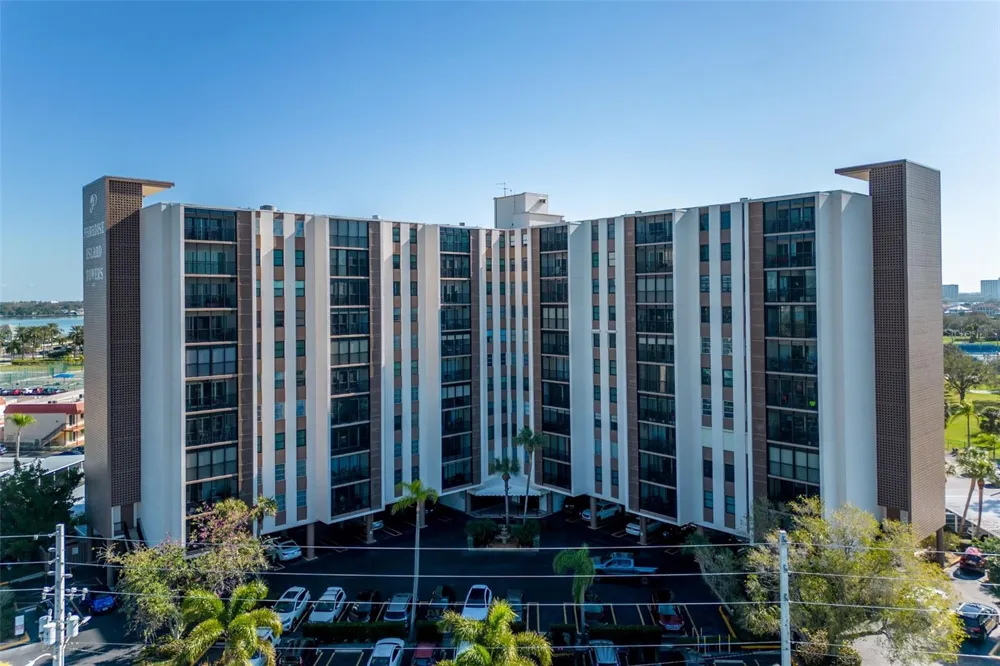 10355 PARADISE BOULEVARD #102 Treasure Island, FL 33706