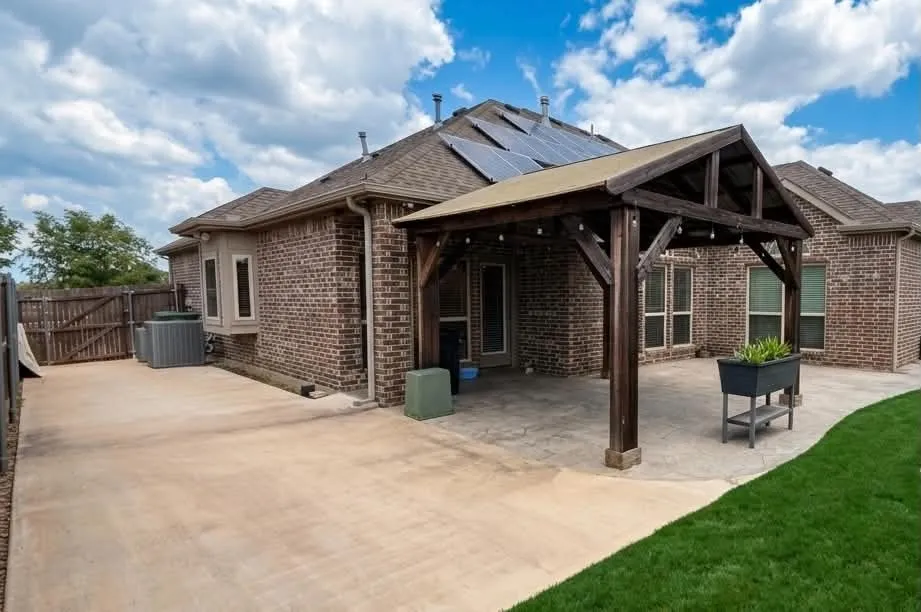 1410 Nighthawk Lane Mansfield, TX 76063