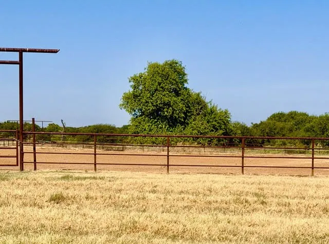 1108 County Road 4360 Decatur, TX 76234