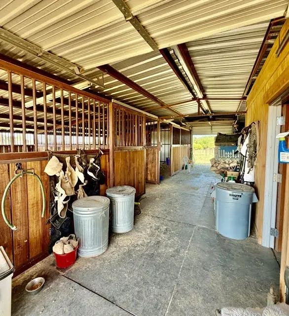 1108 County Road 4360 Decatur, TX 76234