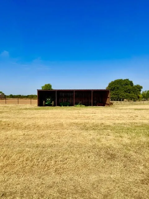 1108 County Road 4360 Decatur, TX 76234