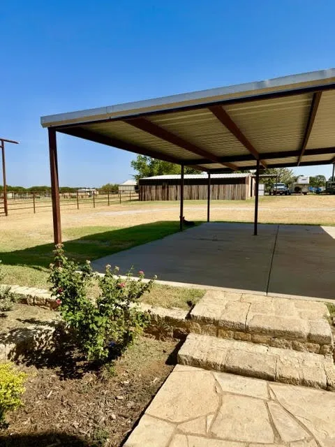 1108 County Road 4360 Decatur, TX 76234