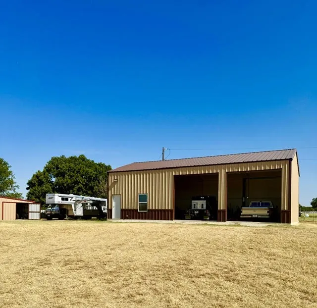 1108 County Road 4360 Decatur, TX 76234