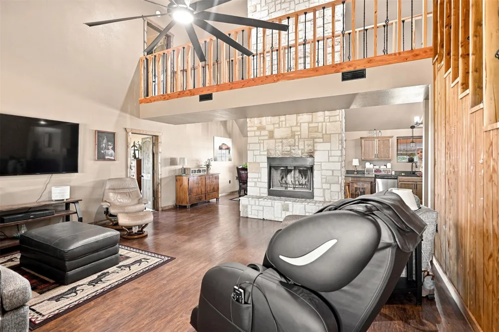 1108 County Road 4360 Decatur, TX 76234