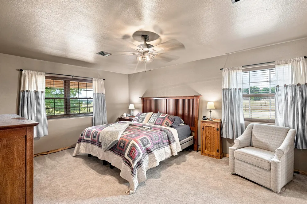 1108 County Road 4360 Decatur, TX 76234