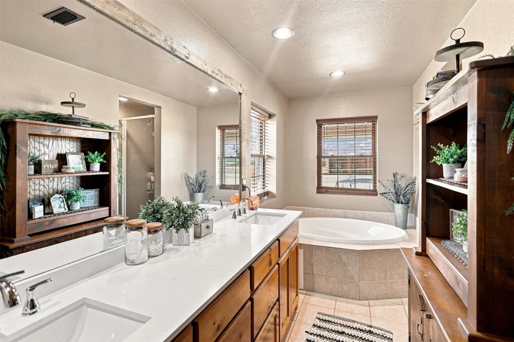 1108 County Road 4360 Decatur, TX 76234