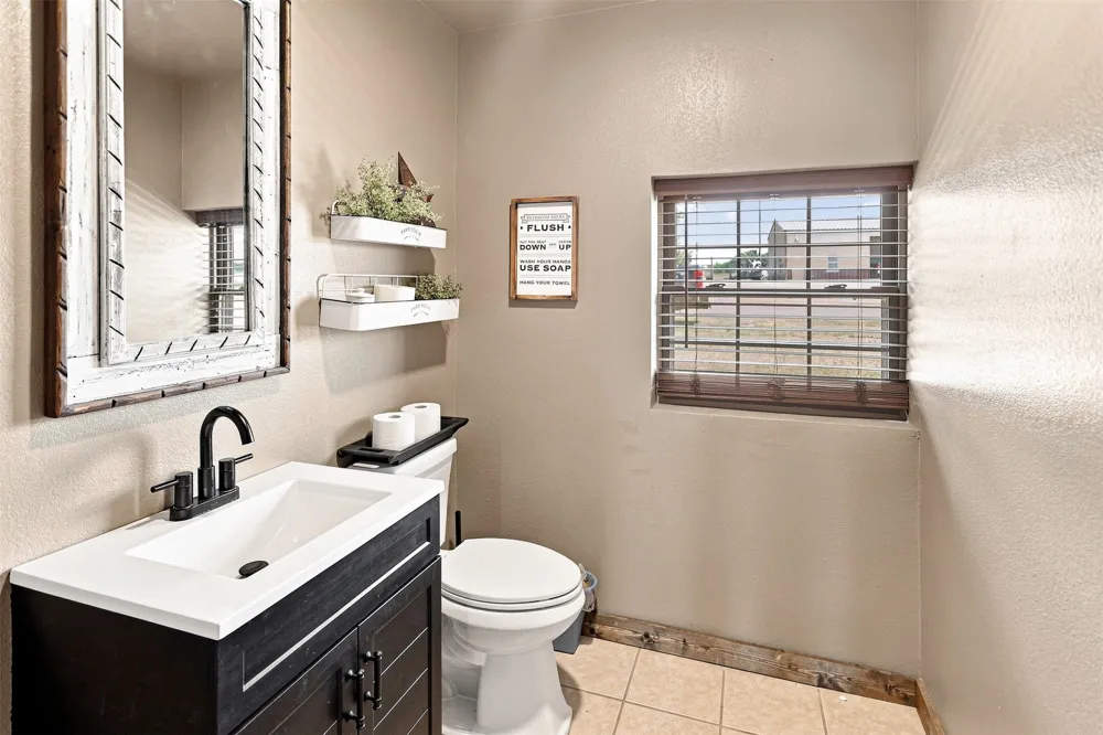 1108 County Road 4360 Decatur, TX 76234