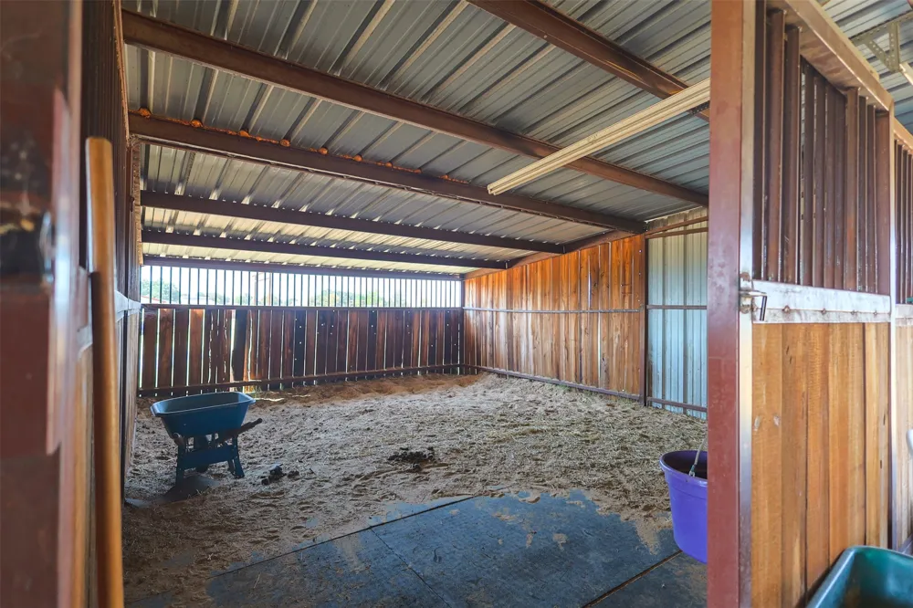 1108 County Road 4360 Decatur, TX 76234