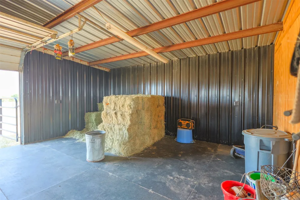 1108 County Road 4360 Decatur, TX 76234