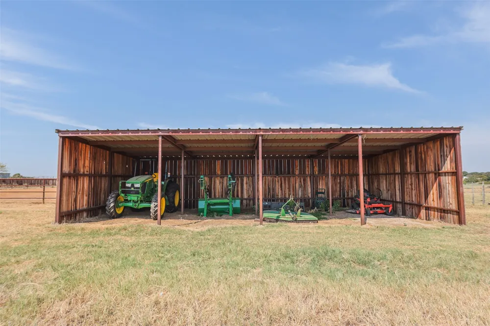 1108 County Road 4360 Decatur, TX 76234