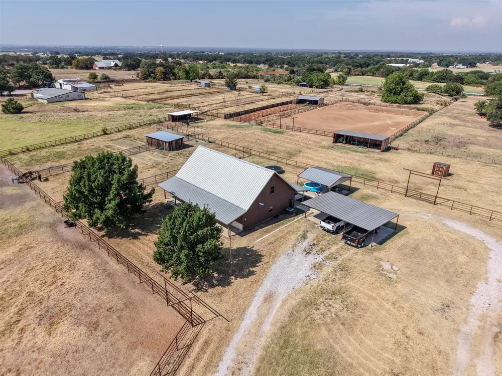 1108 County Road 4360 Decatur, TX 76234