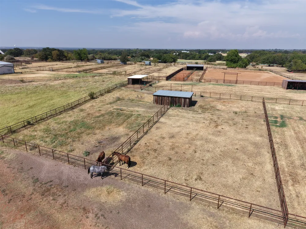 1108 County Road 4360 Decatur, TX 76234