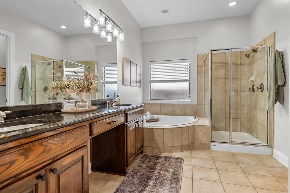 420 Copper Circle Lantana, TX 76226