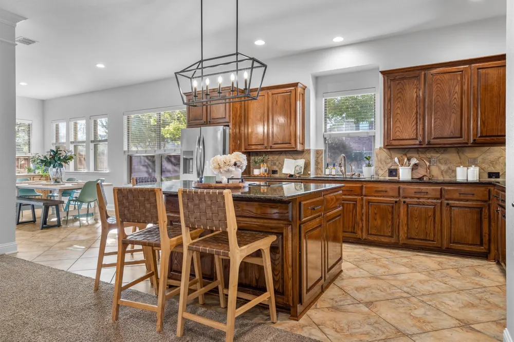 420 Copper Circle Lantana, TX 76226