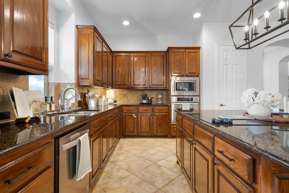 420 Copper Circle Lantana, TX 76226