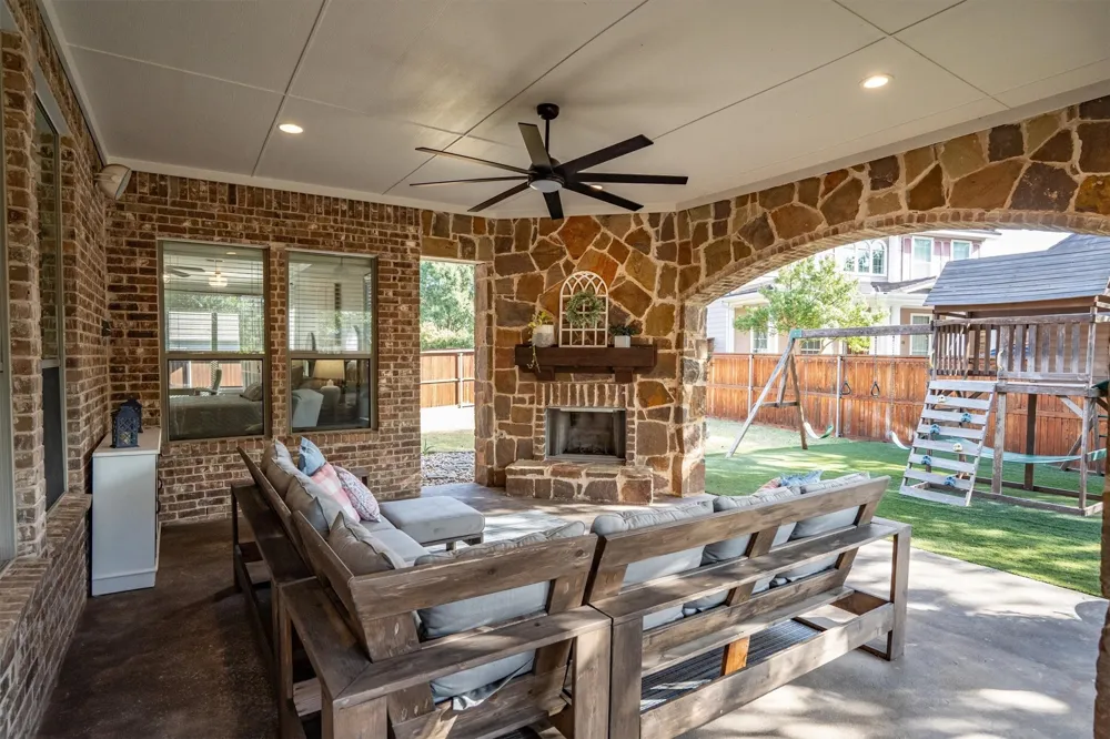 420 Copper Circle Lantana, TX 76226
