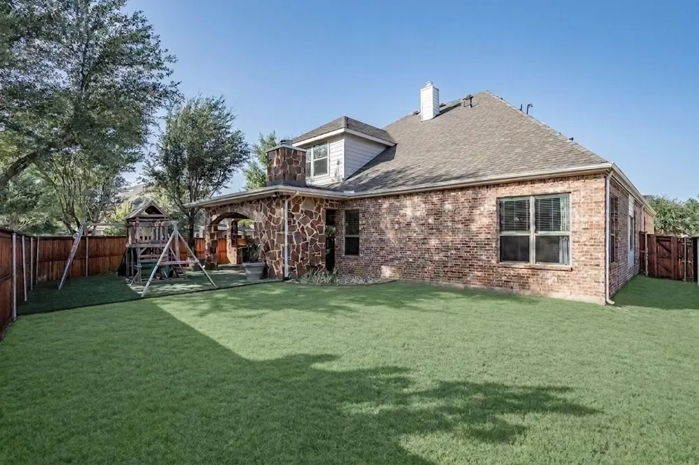 420 Copper Circle Lantana, TX 76226