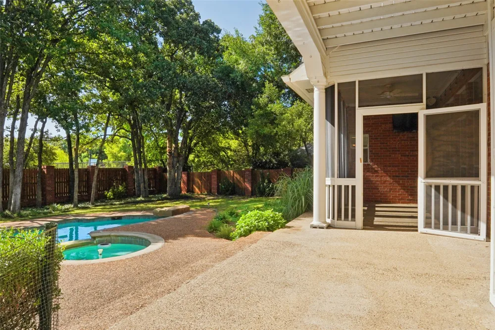 27 Oak Forrest Circle Denton, TX 76210
