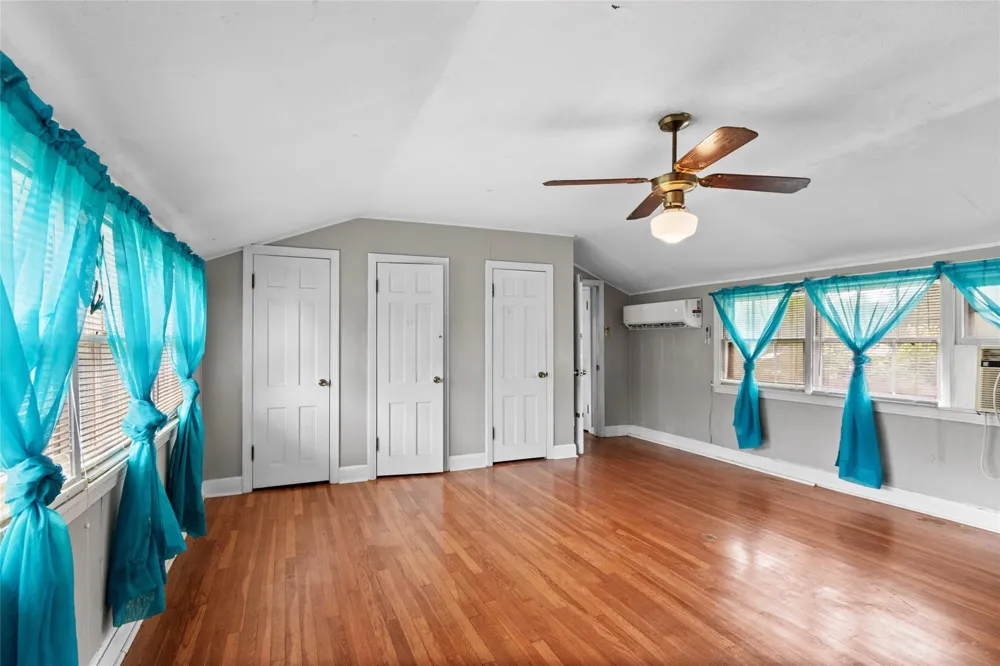1311 Lamar Drive La Marque, TX 77568