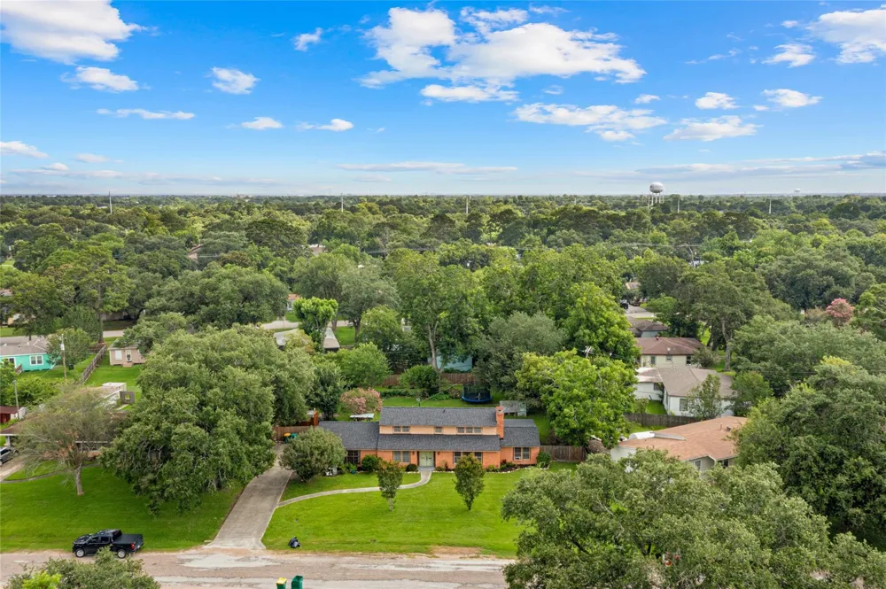 1311 Lamar Drive La Marque, TX 77568