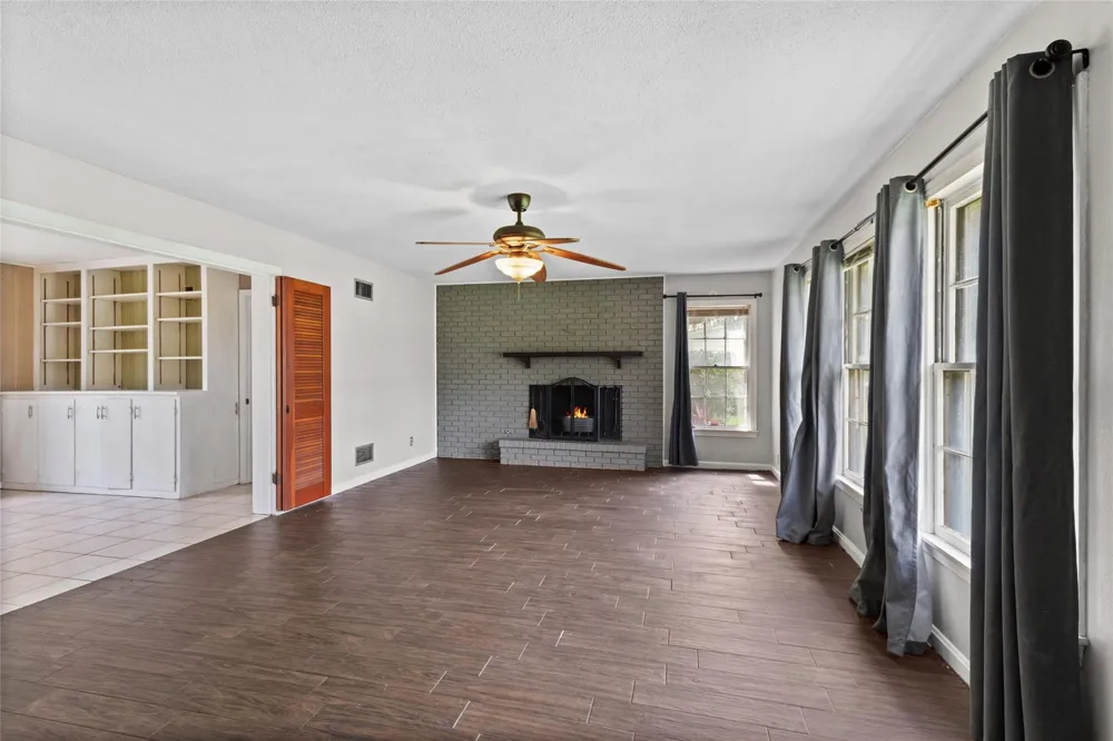 1311 Lamar Drive La Marque, TX 77568