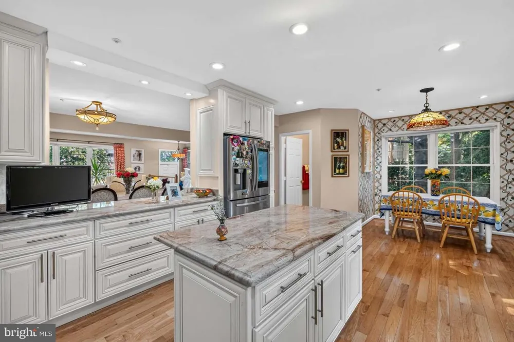 11306 HOLLOWSTONE DRIVE Rockville, MD 20852